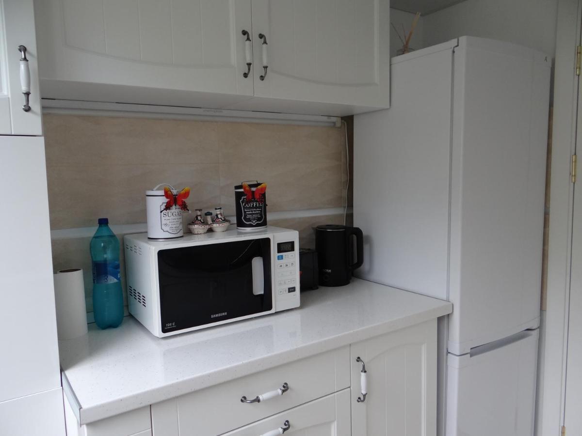 Apartament De Lux White&Red Suceava Exterior foto